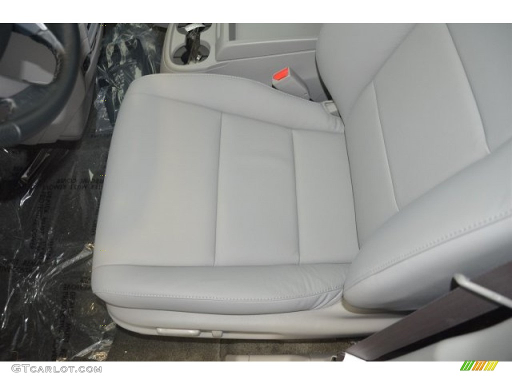 2015 Odyssey Touring - Alabaster Silver Metallic / Gray photo #10