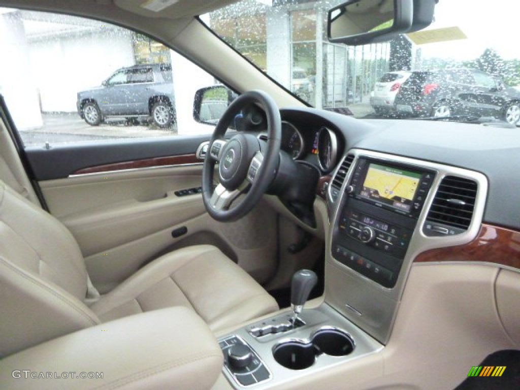 2013 Grand Cherokee Limited 4x4 - Black Forest Green Pearl / Black/Light Frost Beige photo #11
