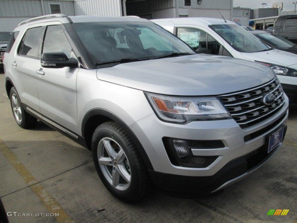 2016 Explorer XLT - Ingot Silver Metallic / Ebony Black photo #2