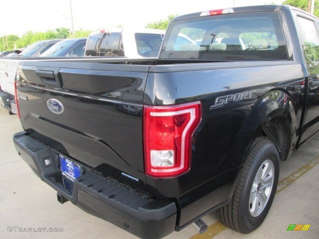 2015 F150 XL SuperCrew - Tuxedo Black Metallic / Medium Earth Gray photo #8