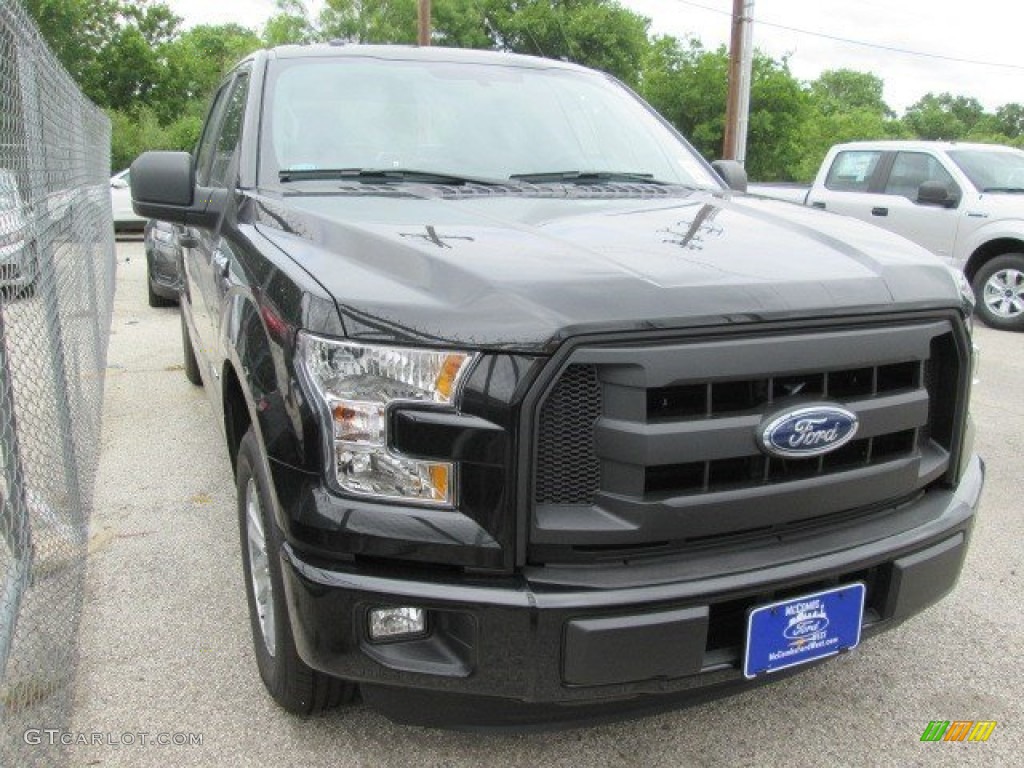 2015 F150 XL SuperCrew - Tuxedo Black Metallic / Medium Earth Gray photo #2