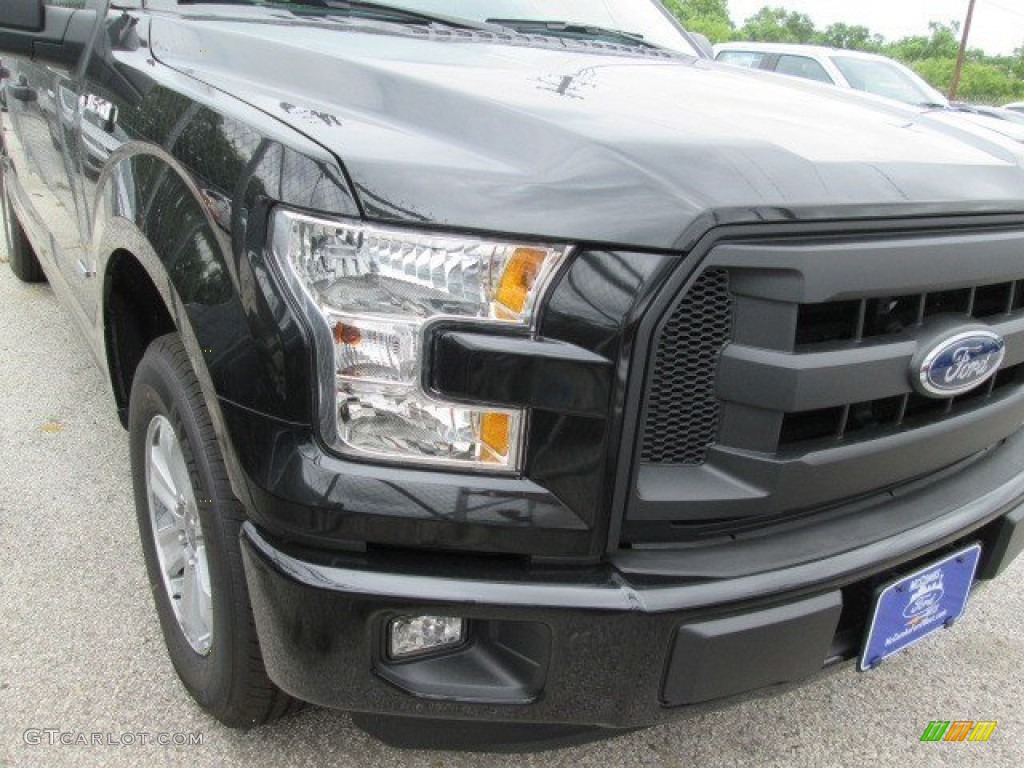 2015 F150 XL SuperCrew - Tuxedo Black Metallic / Medium Earth Gray photo #3