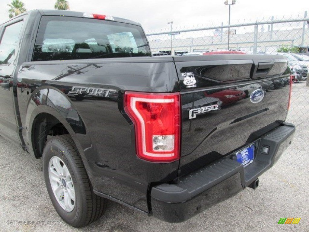 2015 F150 XL SuperCrew - Tuxedo Black Metallic / Medium Earth Gray photo #11