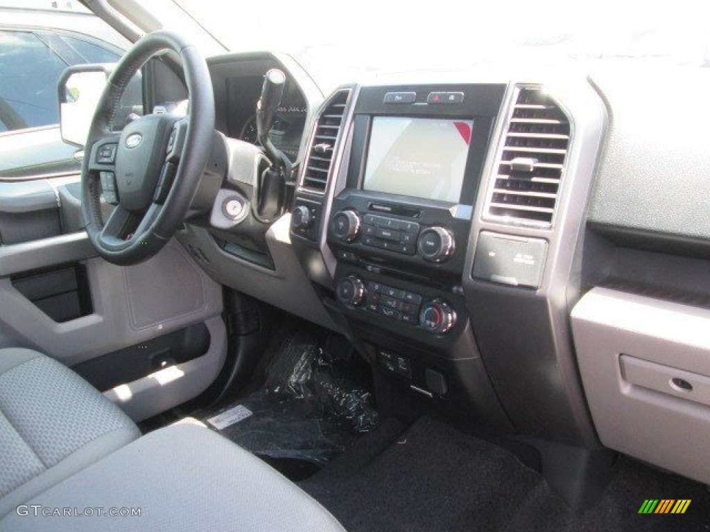 2015 F150 XLT SuperCrew - Magnetic Metallic / Medium Earth Gray photo #16