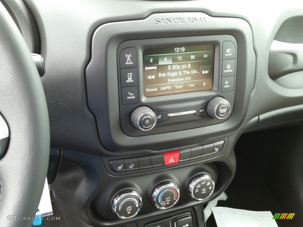 2015 Jeep Renegade Latitude Controls Photos