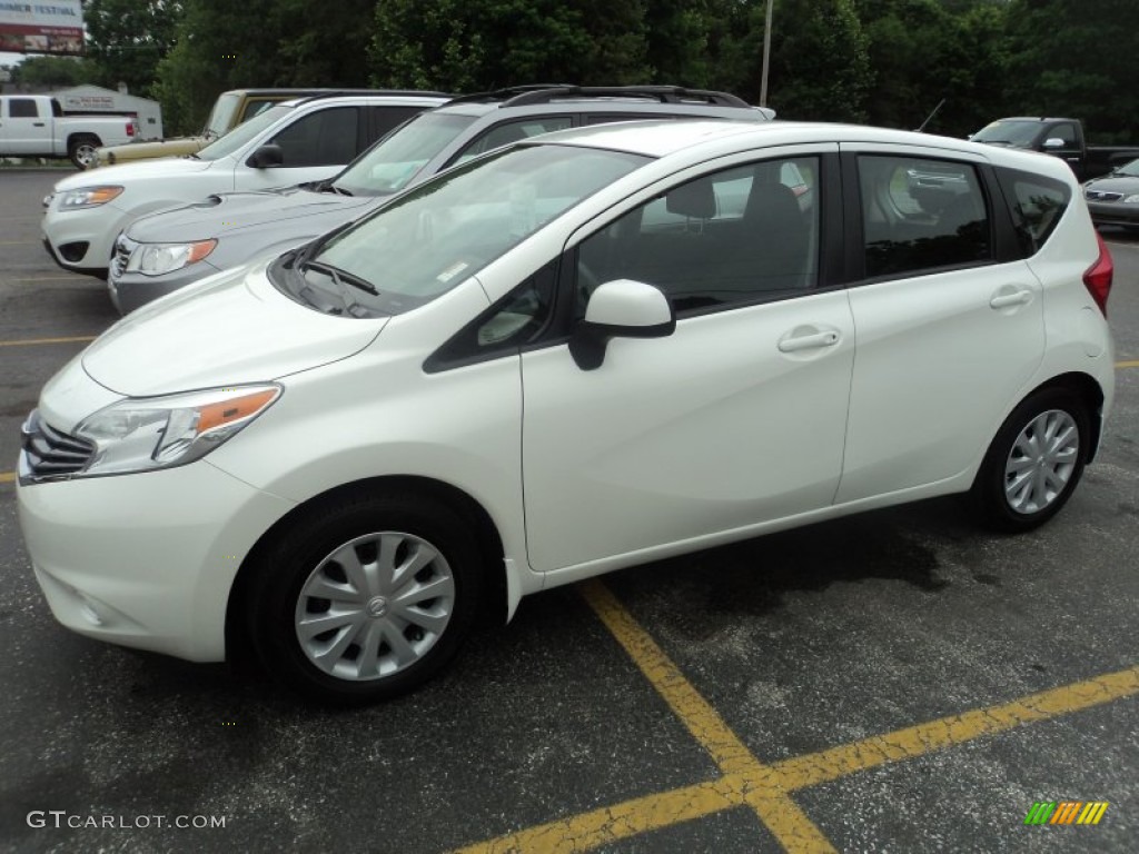 2014 Versa Note SV - Aspen White / Charcoal photo #1