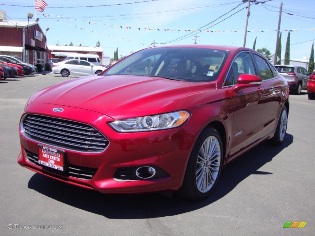 2013 Fusion Hybrid SE - Ruby Red Metallic / Dune photo #3