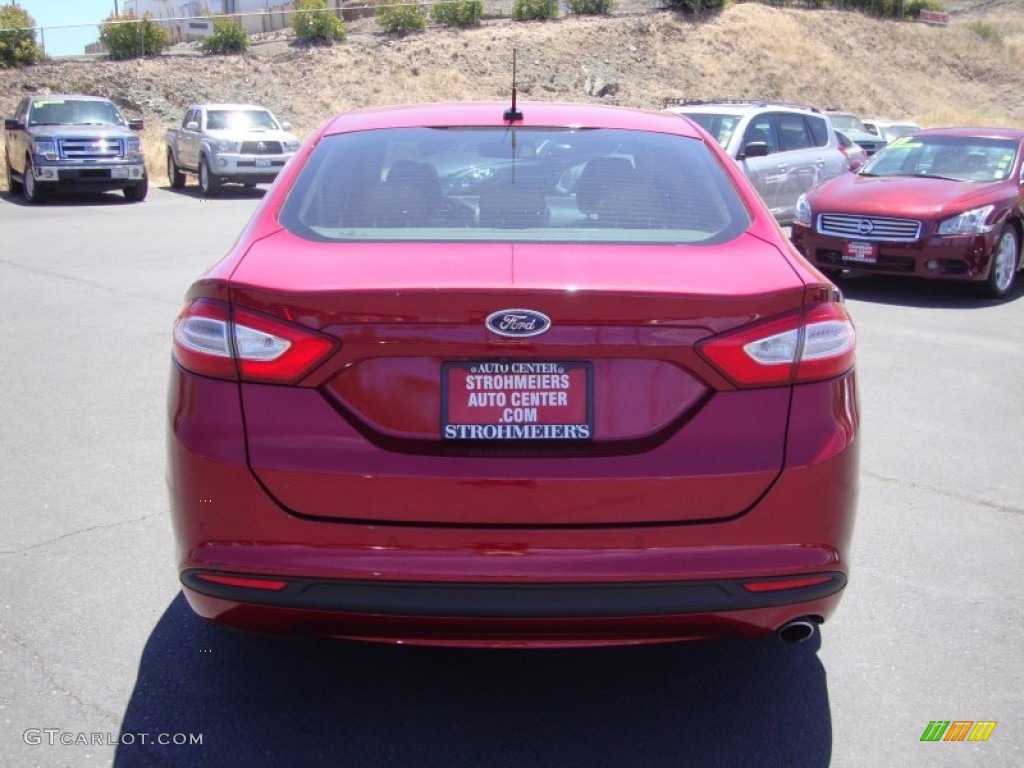 2013 Fusion Hybrid SE - Ruby Red Metallic / Dune photo #6