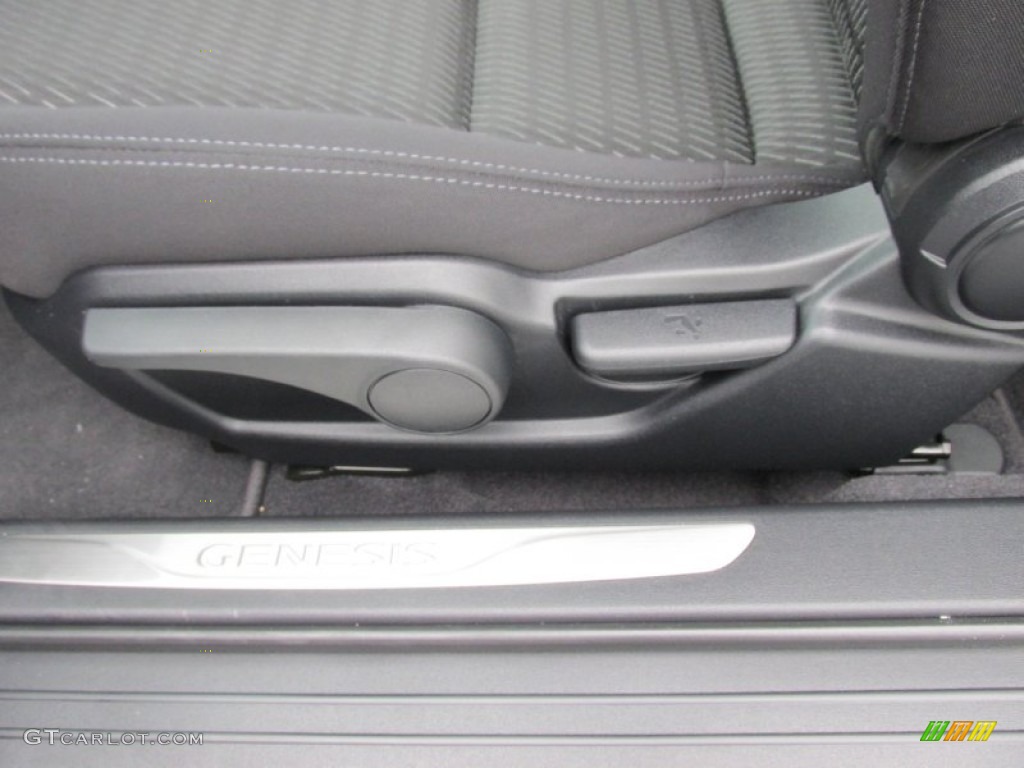2015 Genesis Coupe 3.8 - Caspian Black / Black photo #21