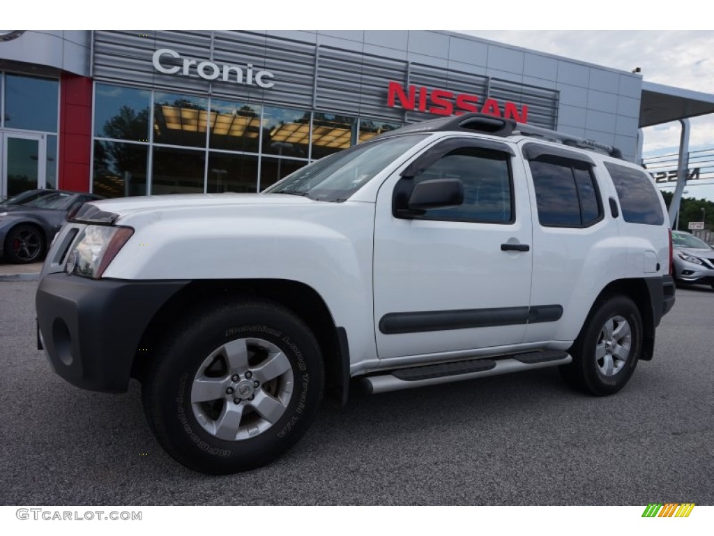 2010 Xterra S - Avalanche White / Gray photo #1