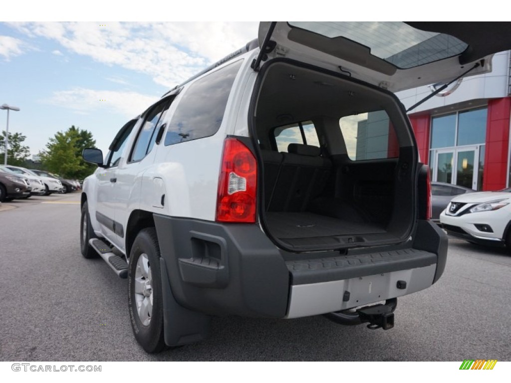 2010 Xterra S - Avalanche White / Gray photo #13