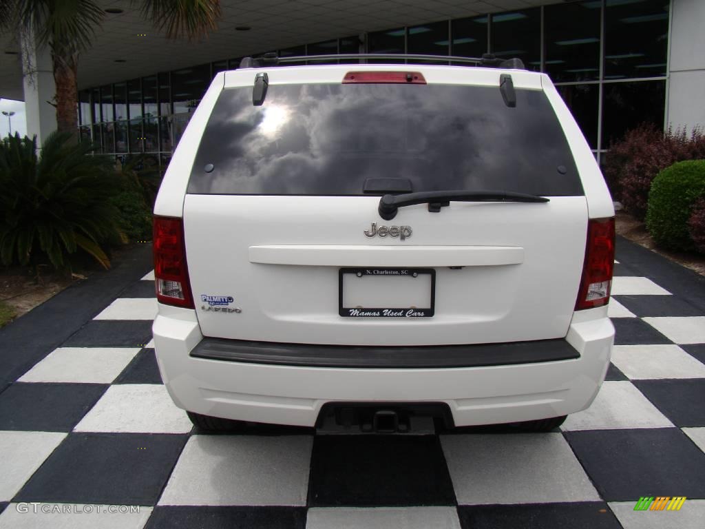 2006 Grand Cherokee Laredo - Stone White / Khaki photo #7