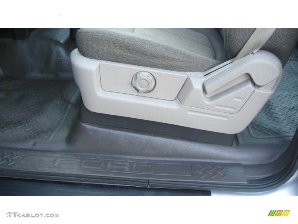 2010 F150 XL SuperCrew 4x4 - Ingot Silver Metallic / Medium Stone photo #30