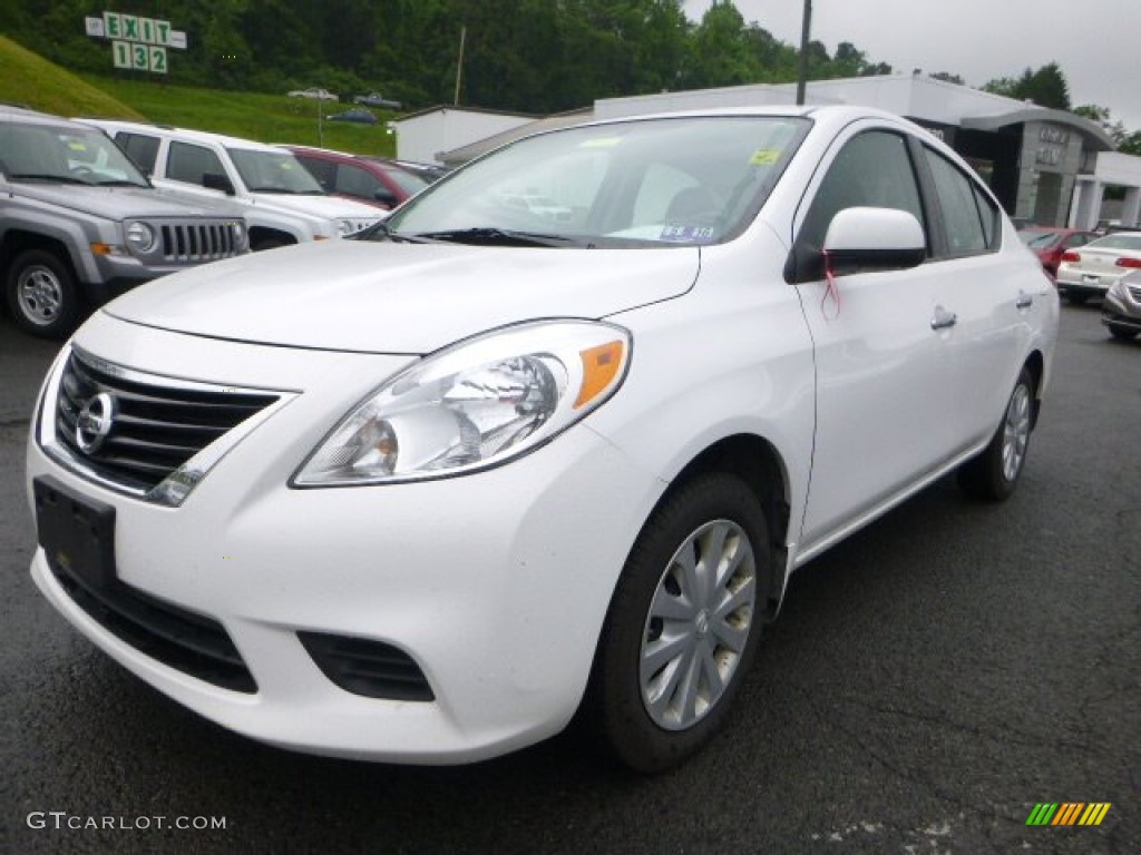 Fresh Powder White 2014 Nissan Versa 1.6 S Sedan Exterior Photo #104896733