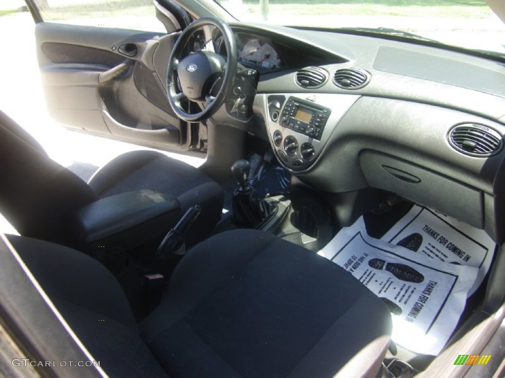 2003 Focus ZX3 Coupe - Pitch Black / Dark Charcoal photo #11