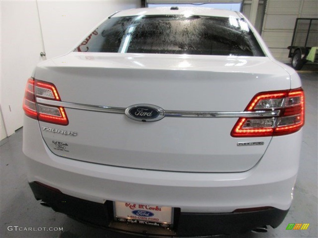 2015 Taurus SE - Oxford White / Dune photo #5