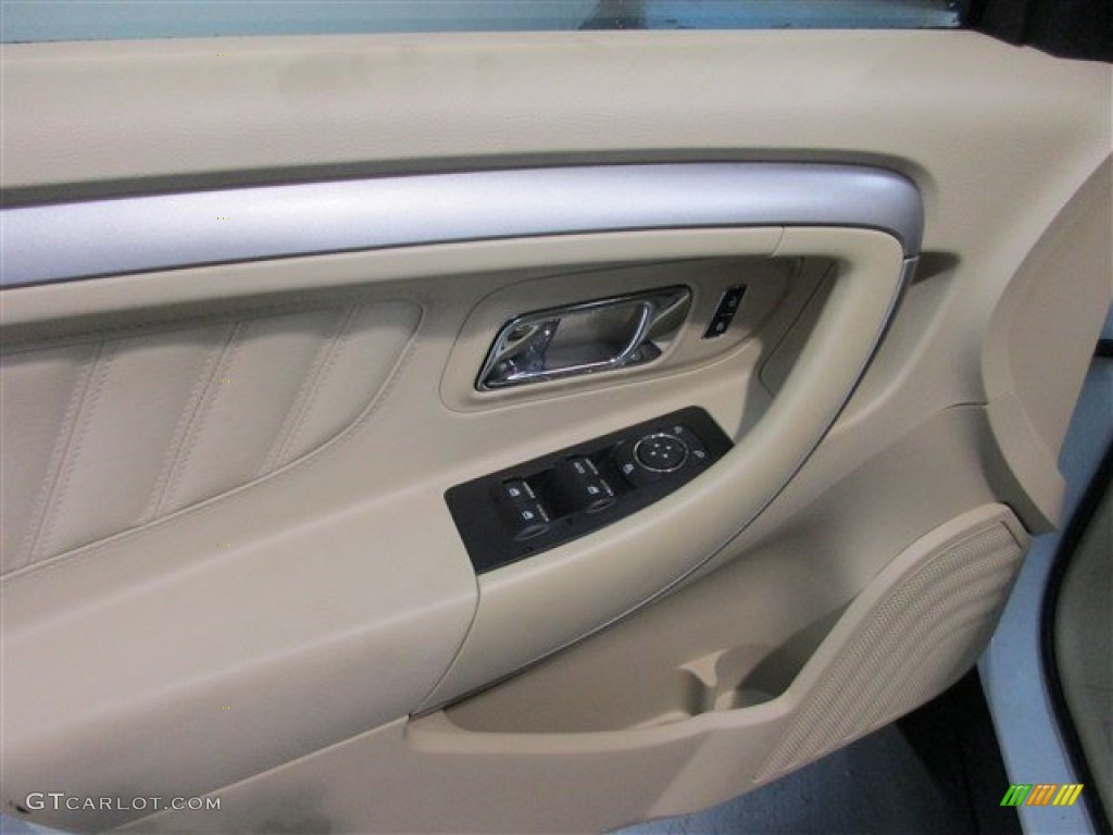2015 Taurus SE - Oxford White / Dune photo #12