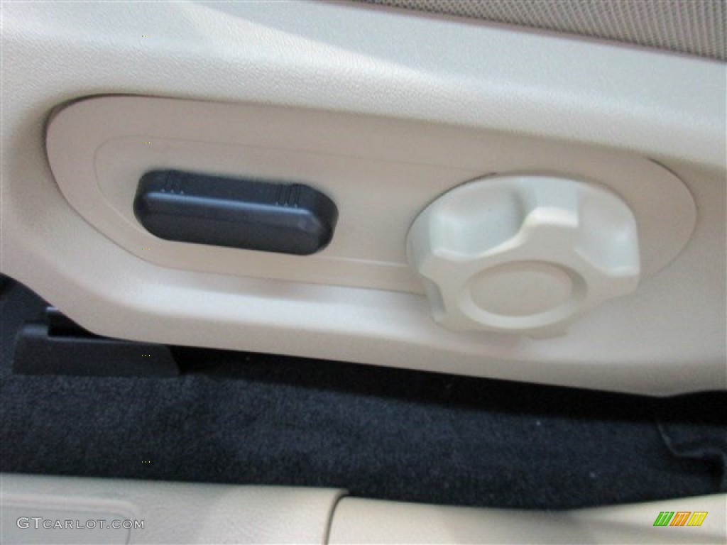 2015 Taurus SE - Oxford White / Dune photo #13