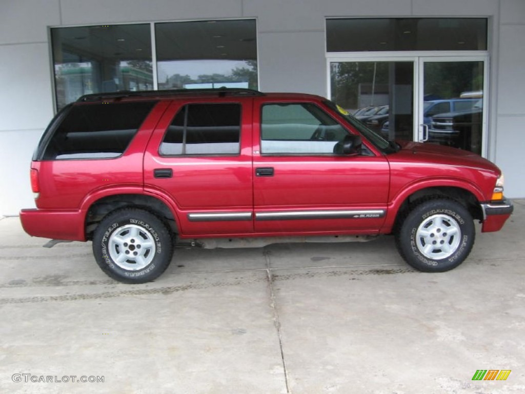 2000 Blazer LS 4x4 - Majestic Red Metallic / Graphite Gray photo #2