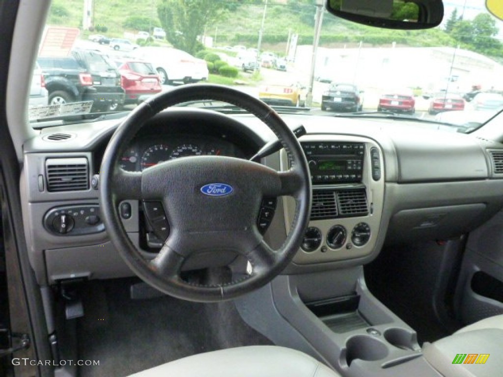 2005 Explorer XLT 4x4 - Black / Midnight Grey photo #11