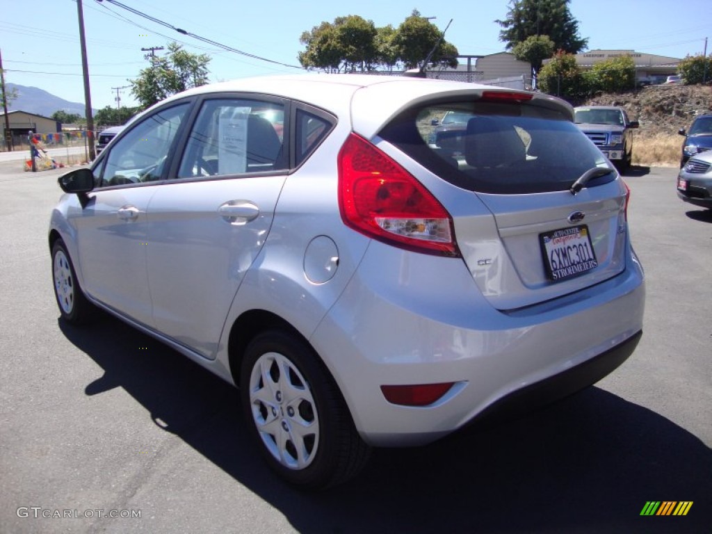 2013 Fiesta SE Hatchback - Ingot Silver / Charcoal Black/Light Stone photo #5