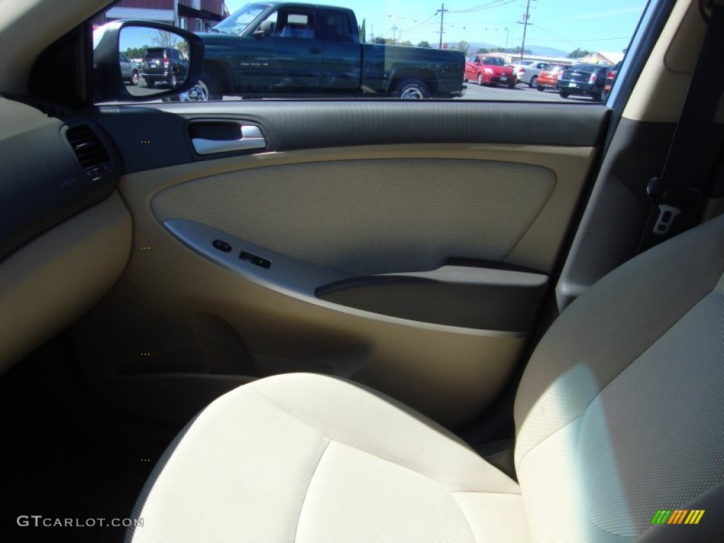 2013 Accent GLS 4 Door - Clearwater Blue / Beige photo #16