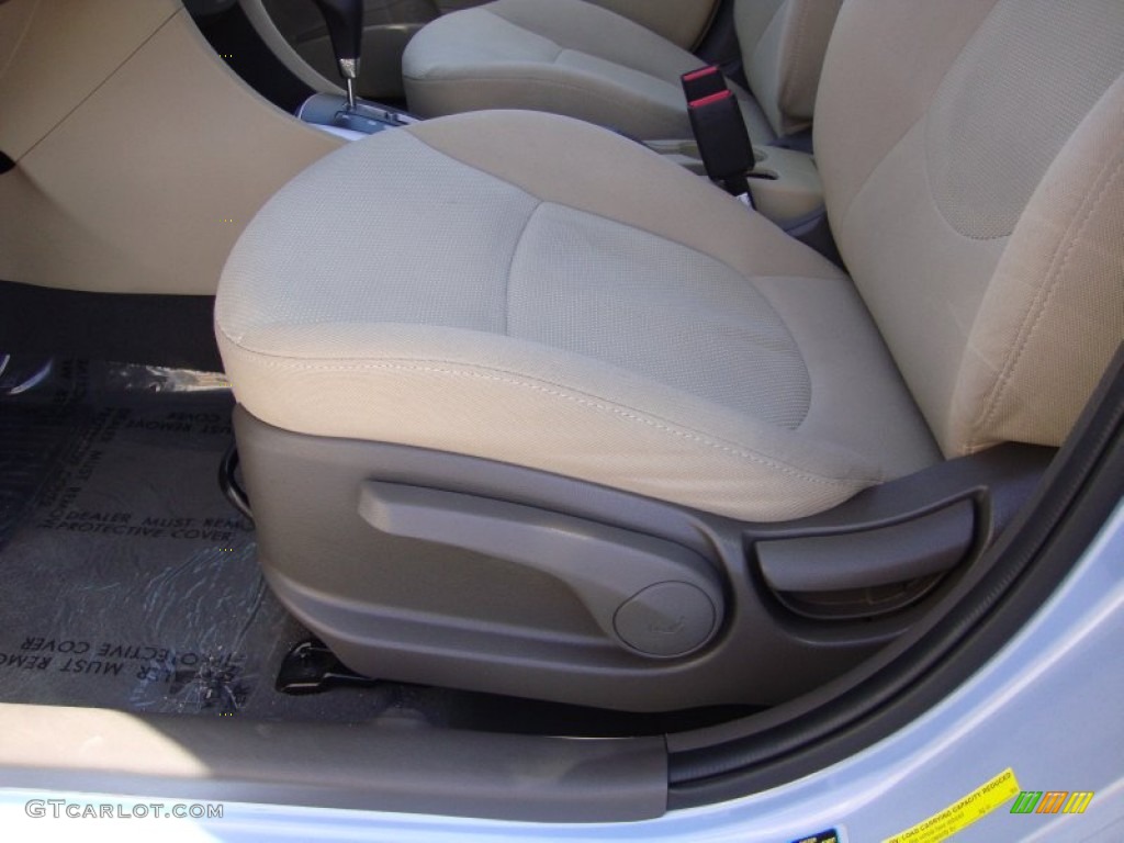 2013 Accent GLS 4 Door - Clearwater Blue / Beige photo #20