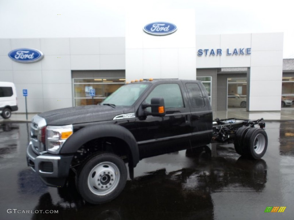2016 F550 Super Duty XLT Super Cab Chassis 4x4 - Shadow Black / Steel photo #1