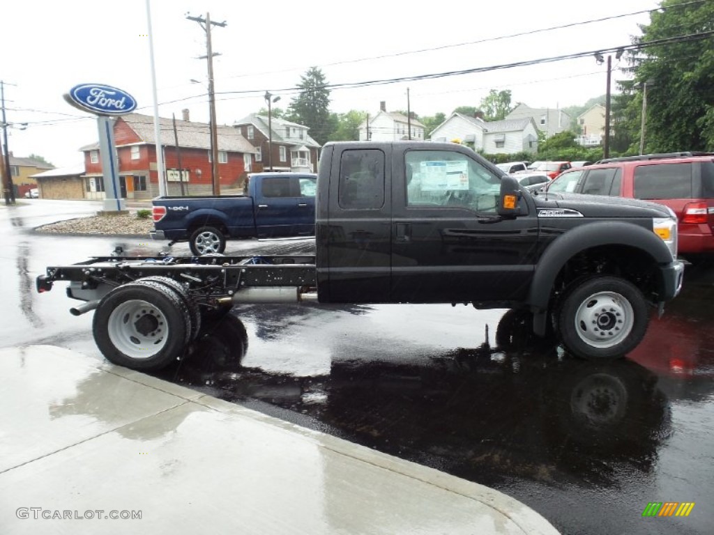 2016 F550 Super Duty XLT Super Cab Chassis 4x4 - Shadow Black / Steel photo #6