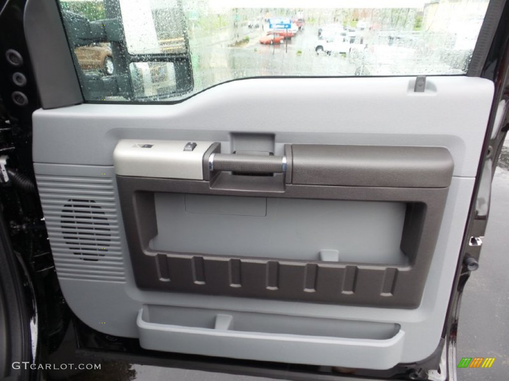 2016 Ford F550 Super Duty XLT Super Cab Chassis 4x4 Steel Door Panel Photo #104915231