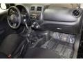 Super Black - Versa 1.6 S Sedan Photo No. 11