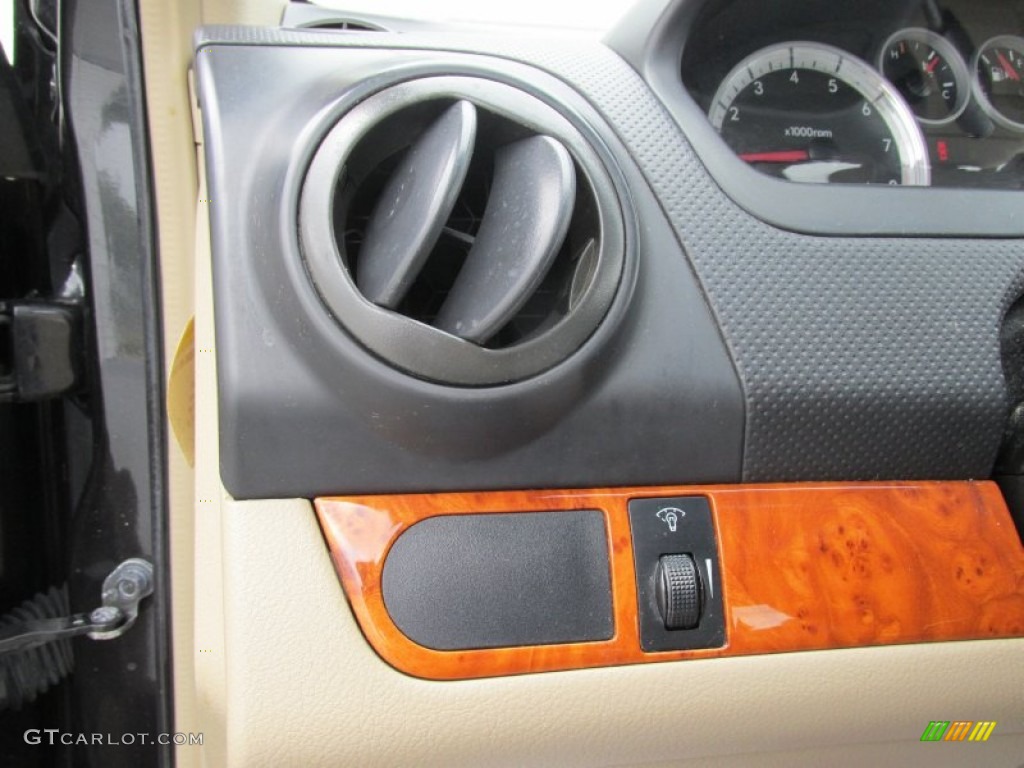 2008 Aveo LS Sedan - Black / Neutral Beige photo #37