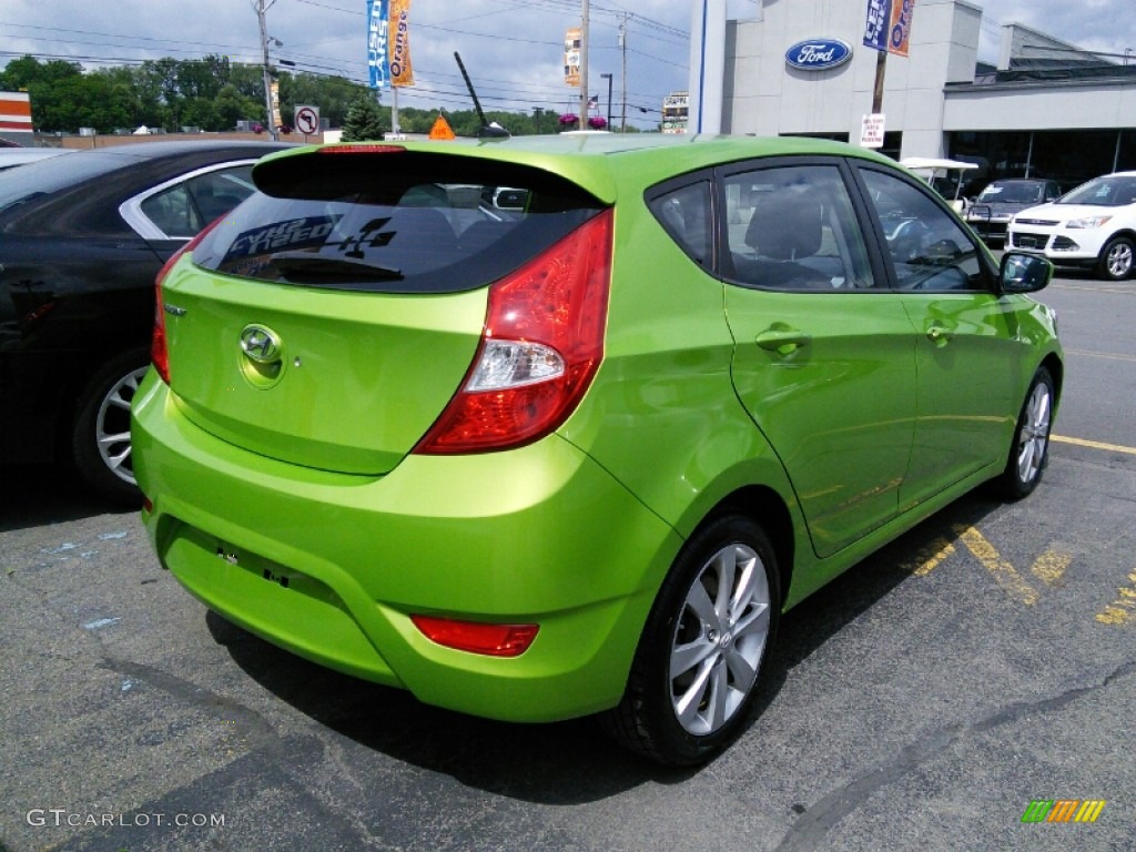 2012 Accent SE 5 Door - Electrolyte Green / Black photo #4