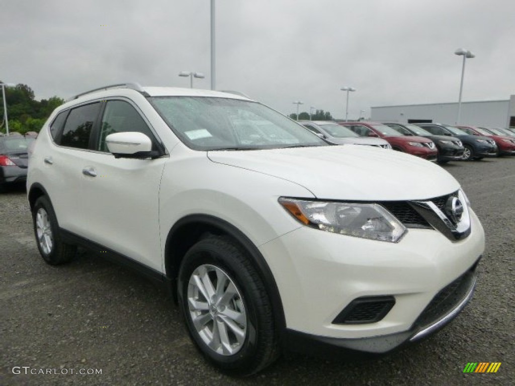 2015 Rogue SV AWD - Pearl White / Charcoal photo #1