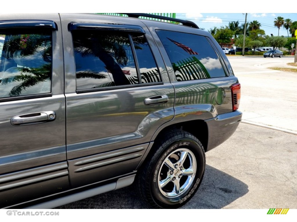 2002 Grand Cherokee Overland 4x4 - Graphite Metallic / Dark Slate Gray/Light Slate Gray photo #65