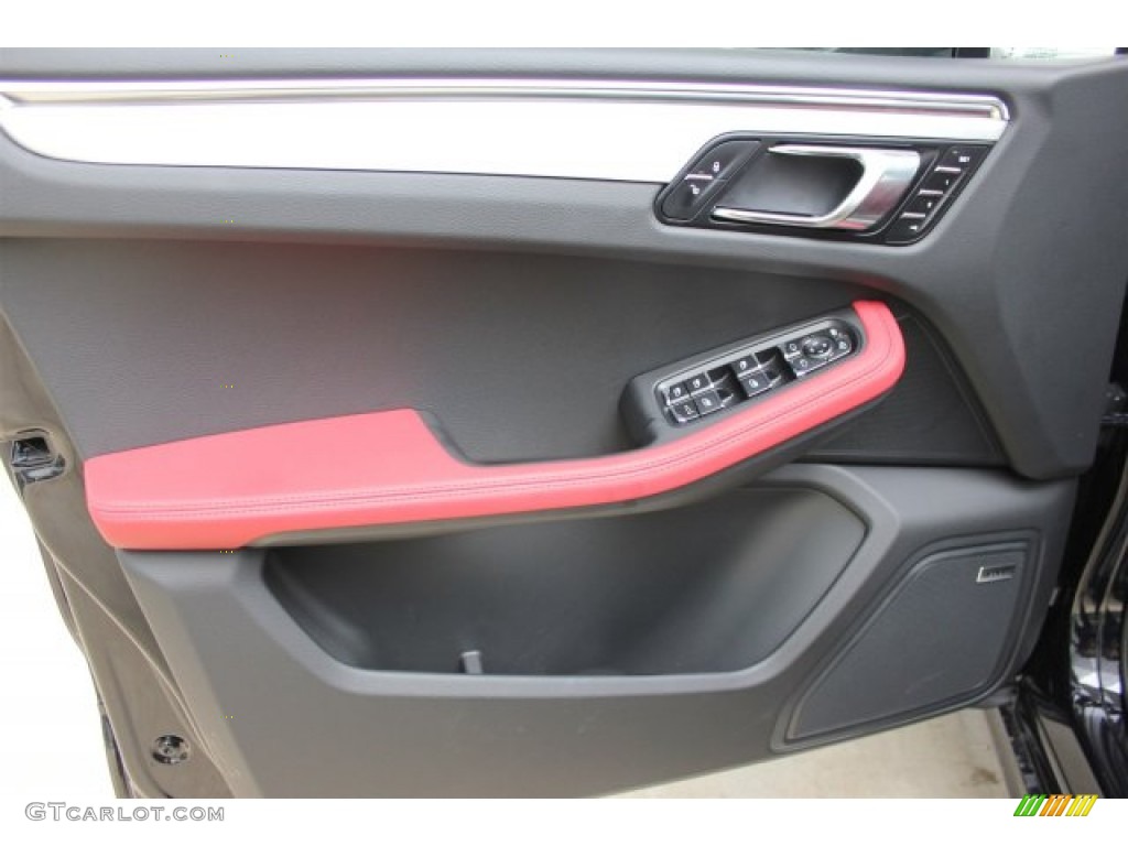 2015 Porsche Macan Turbo Black/Garnet Red Door Panel Photo #104952666