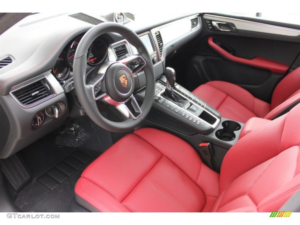 Black/Garnet Red Interior 2015 Porsche Macan Turbo Photo #104952720