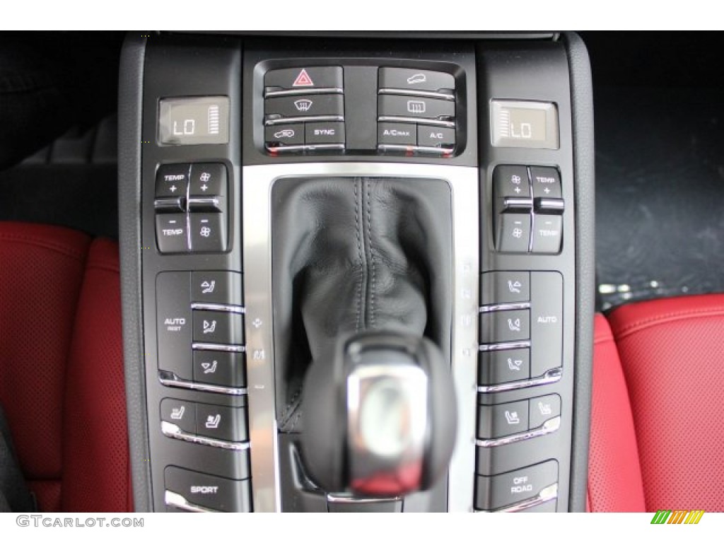 2015 Porsche Macan Turbo Controls Photo #104952790