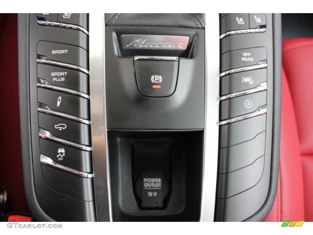 2015 Porsche Macan Turbo Controls Photo #104952804
