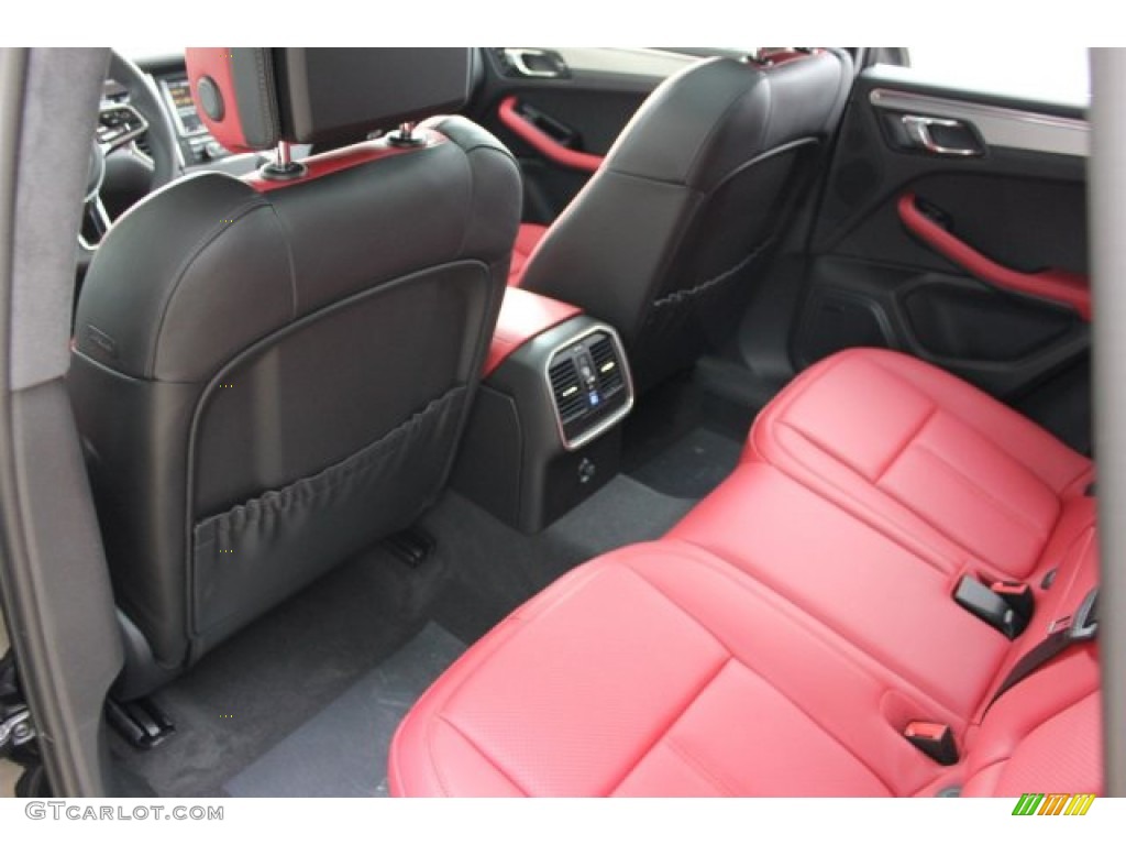 Black/Garnet Red Interior 2015 Porsche Macan Turbo Photo #104952990