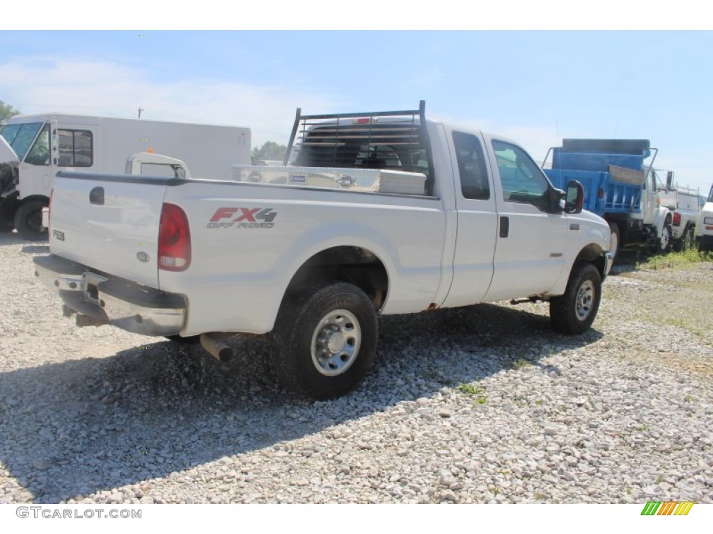 2004 F250 Super Duty XLT SuperCab 4x4 - Oxford White / Medium Flint photo #15