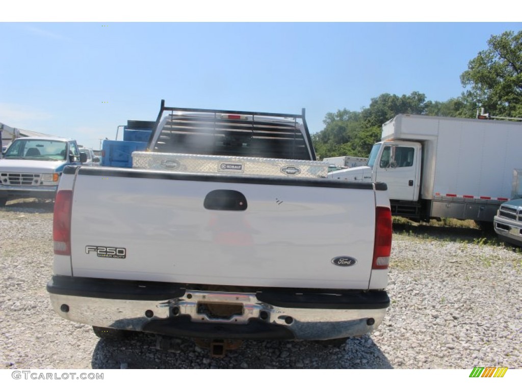 2004 F250 Super Duty XLT SuperCab 4x4 - Oxford White / Medium Flint photo #16