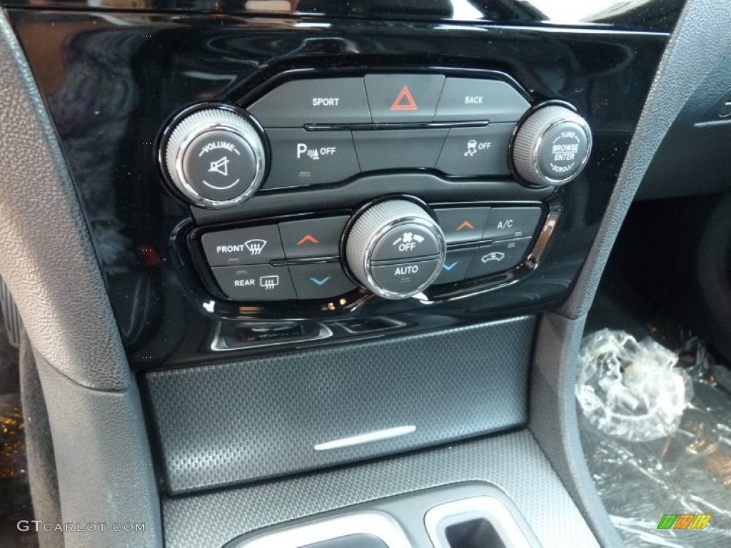2015 Chrysler 300 S AWD Controls Photos
