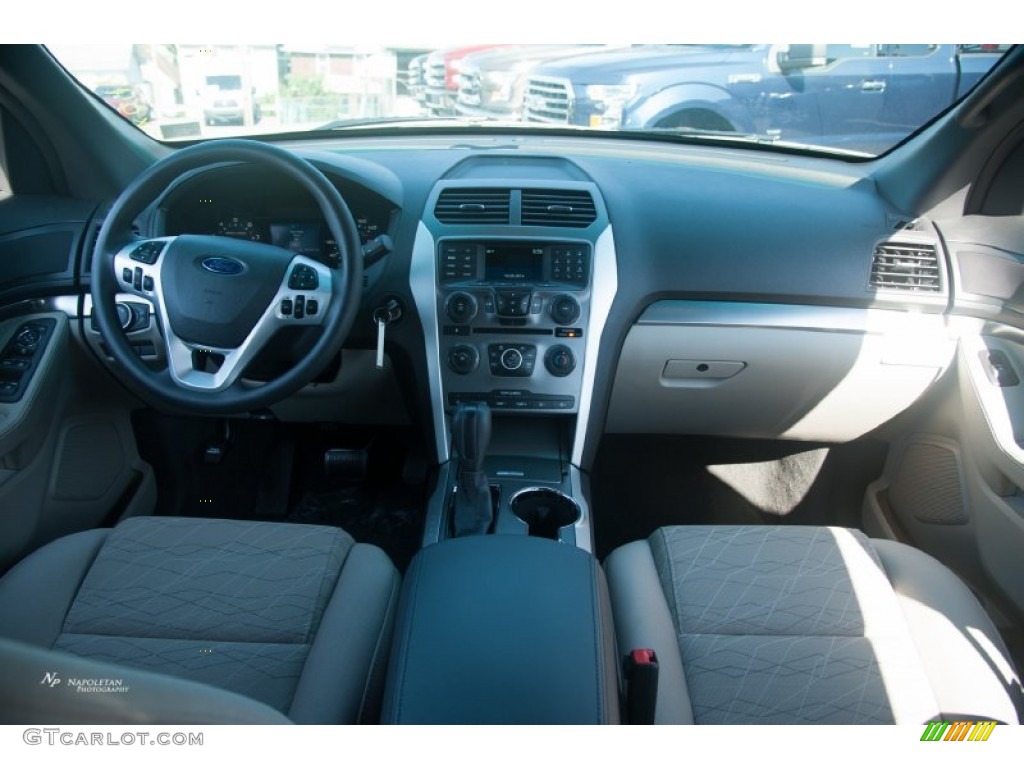 2015 Explorer 4WD - Deep Impact Blue / Medium Light Stone photo #11