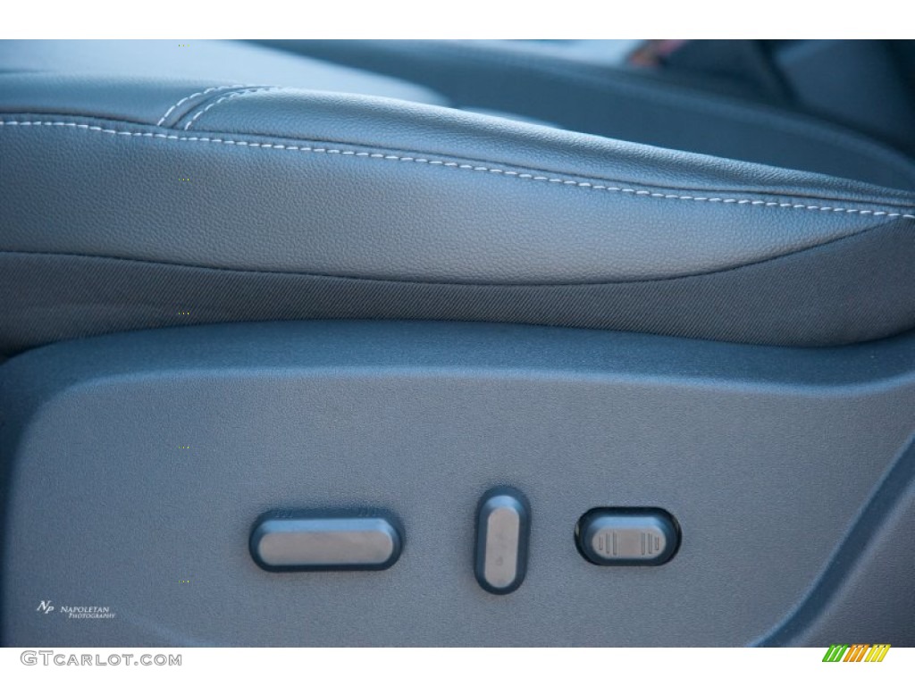 2015 Escape Titanium 4WD - White Platinum Metallic Tri-Coat / Charcoal Black photo #8