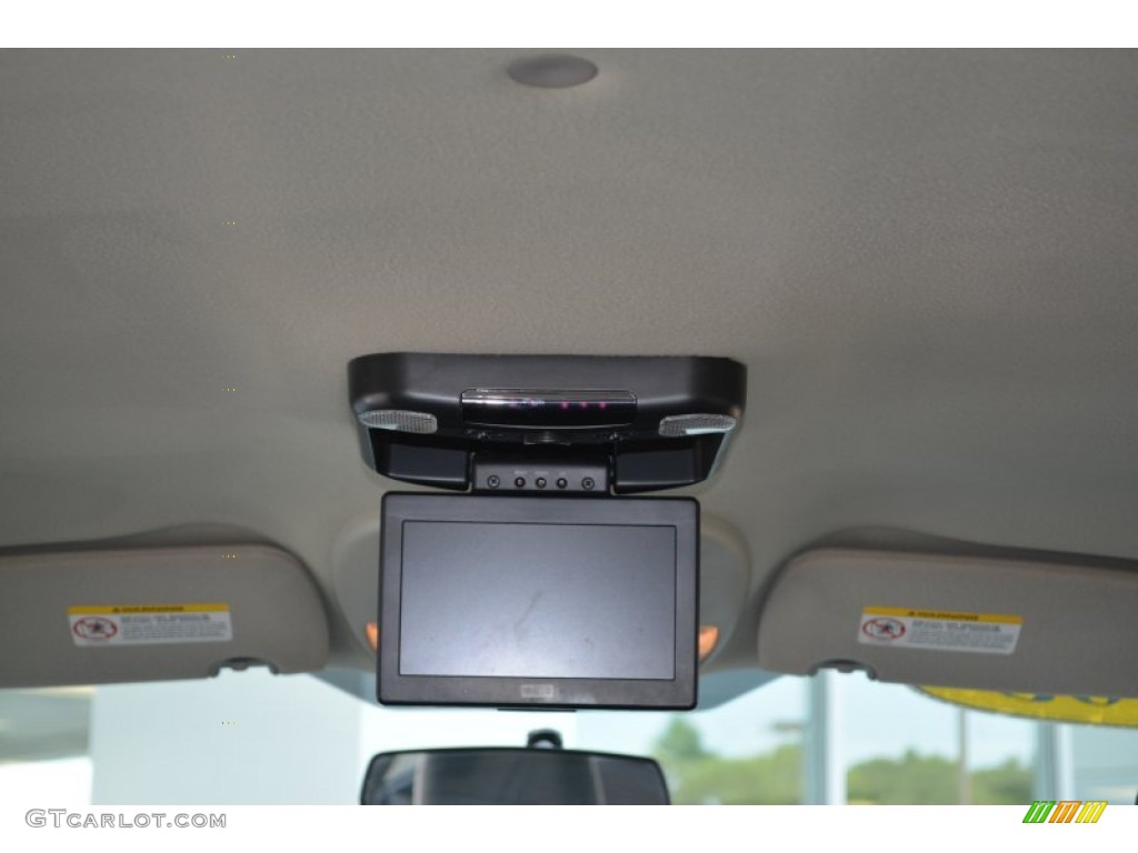 2005 Caravan SXT - Stone White / Medium Slate Gray photo #15