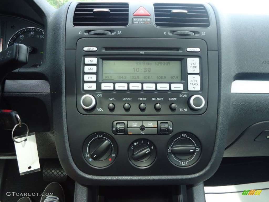 2009 Volkswagen Jetta SE Sedan Controls Photo #104993028