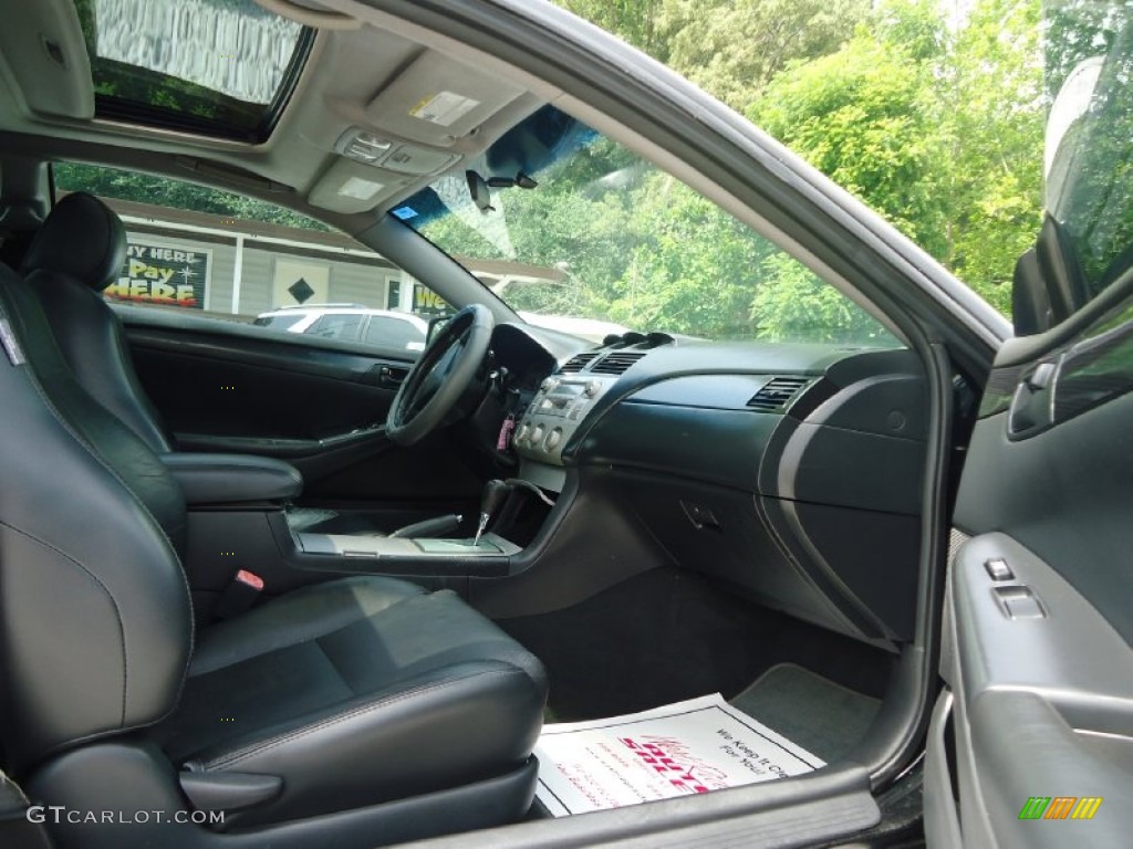 2006 Solara SE V6 Coupe - Black / Dark Stone photo #18