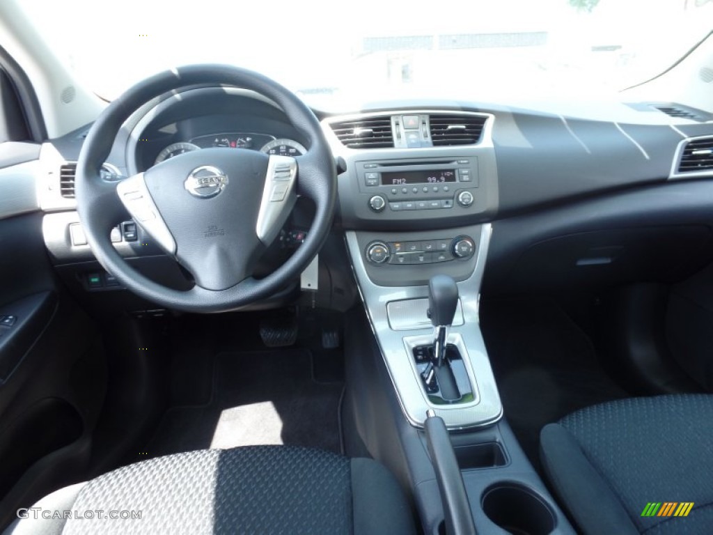 2014 Sentra SR - Aspen White / Charcoal photo #15