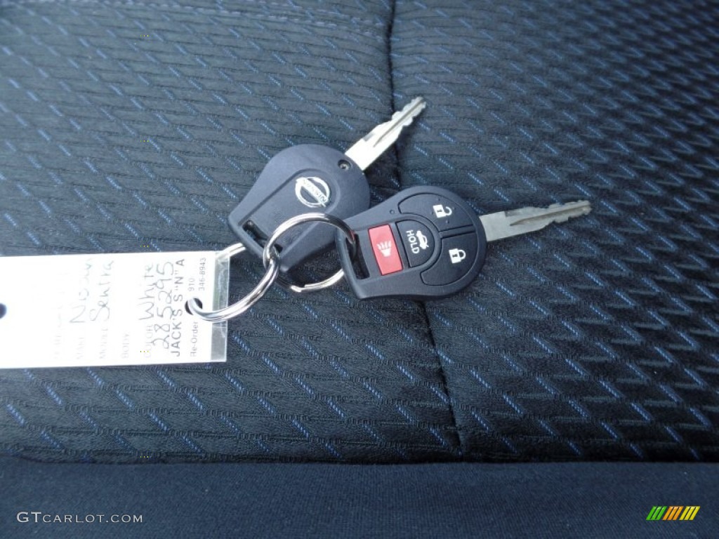 2014 Sentra SR - Aspen White / Charcoal photo #20
